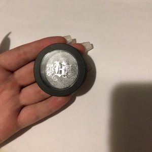 Kat Von D metal crush eyeshadow in Static Age